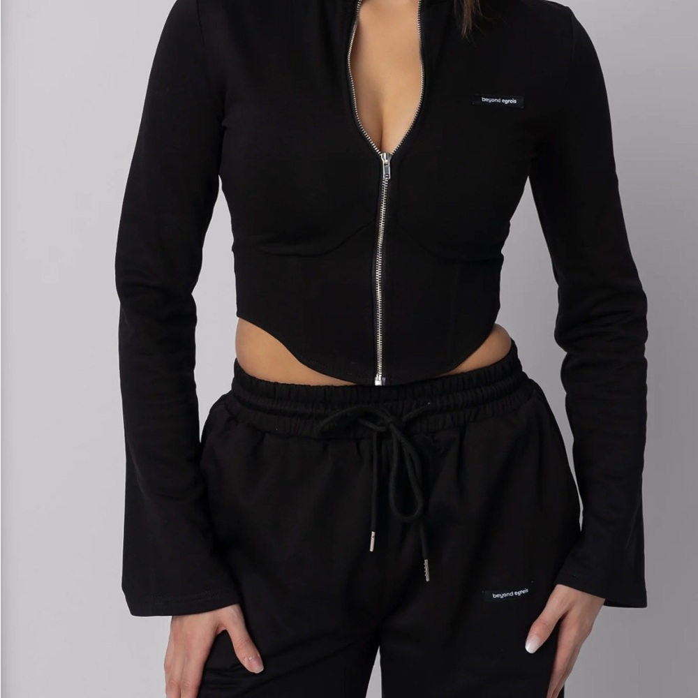Black Zip-Up Crop Top